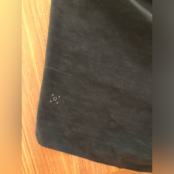 Lululemon linerless shorts - Picture 3 of 7